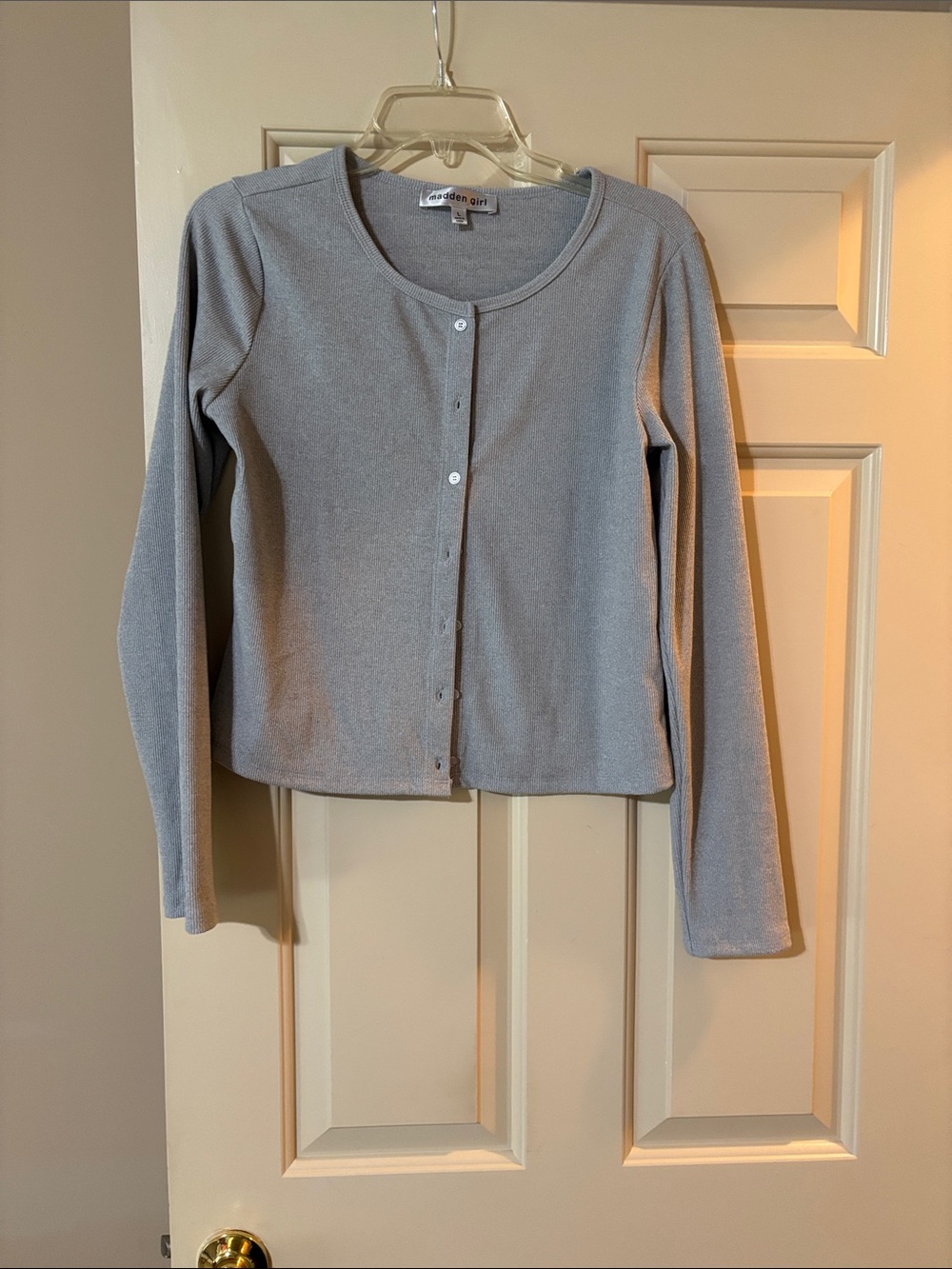 Madden Girl Light Gray Button-Up Cropped Cardigan